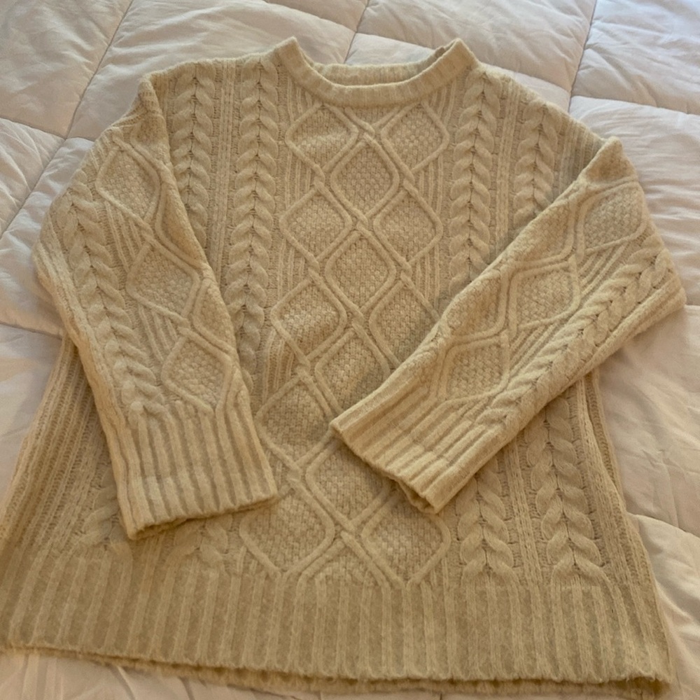 Yummy Sweater Co Oversized chunky cable knit sweater size XS cream color
